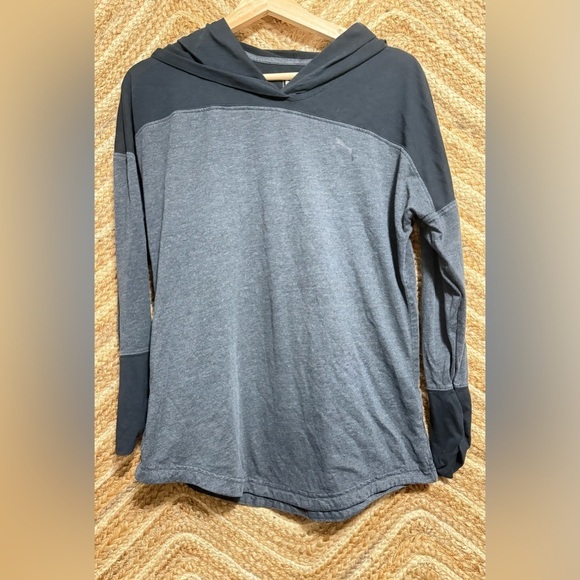 Puma Tops - PUMA Lightweight Sweatshirt w/Hood,Black & Gray,Women's Size Large